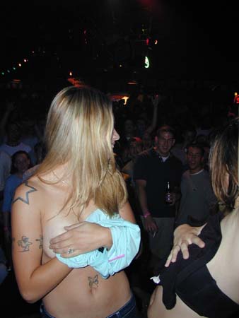 balho_061301_003